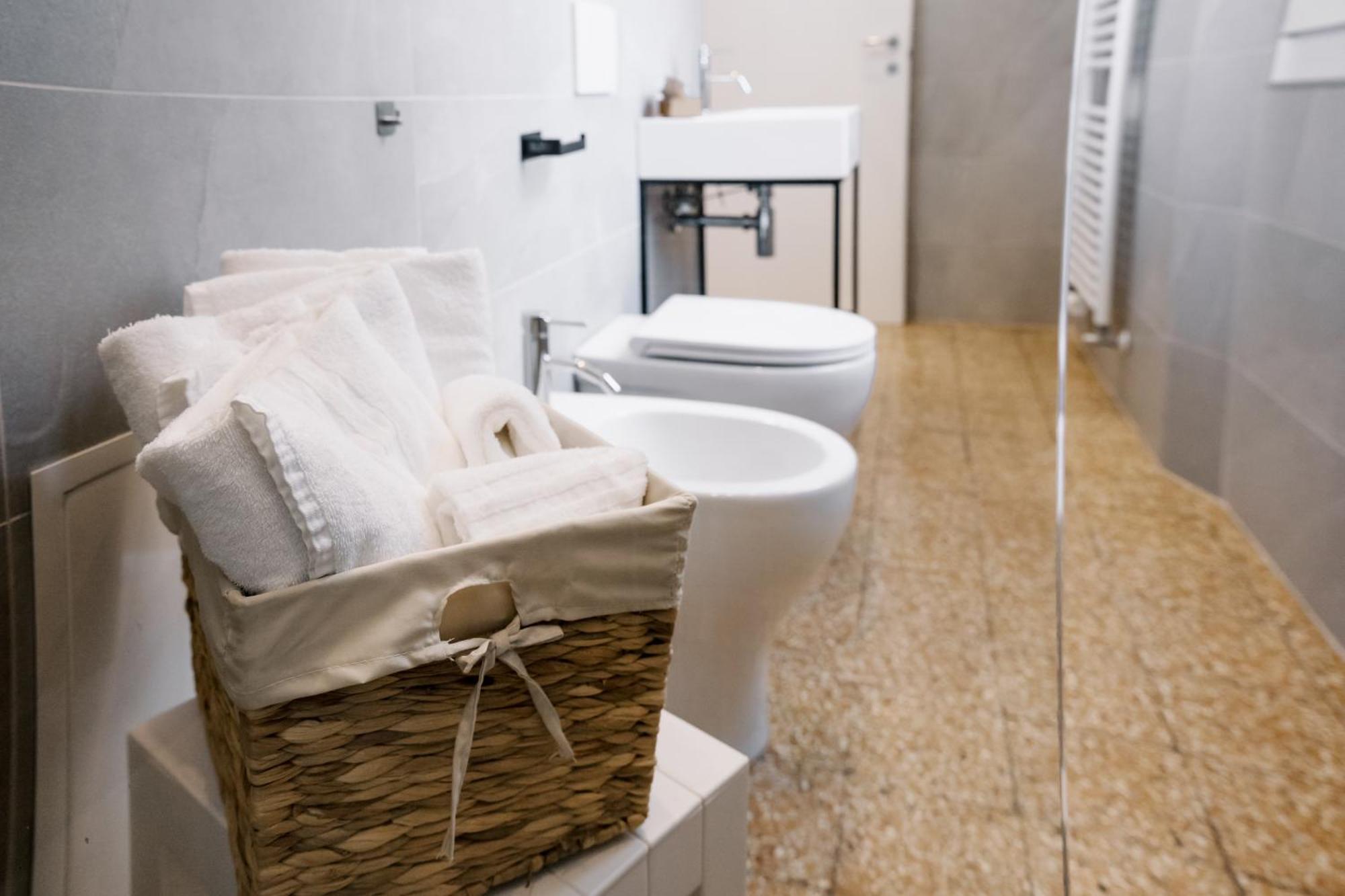 Lami Room & Apartment Кастел Сан Пиетро Терме Екстериор снимка